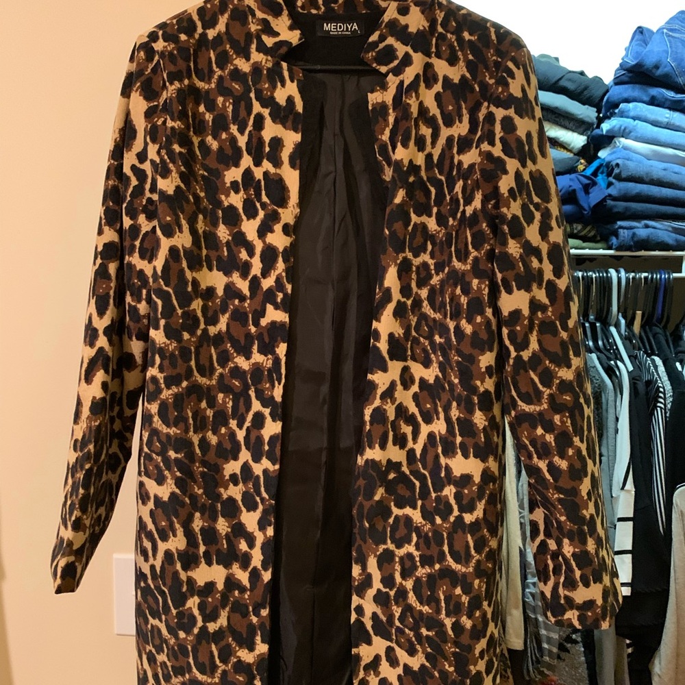 Cheat print jacket. Like new condition.